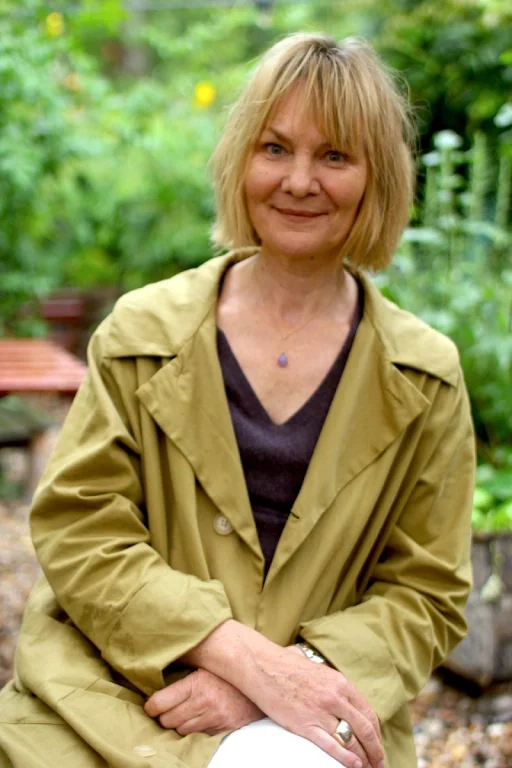 Gesa Gordon fokussiert die Kamera